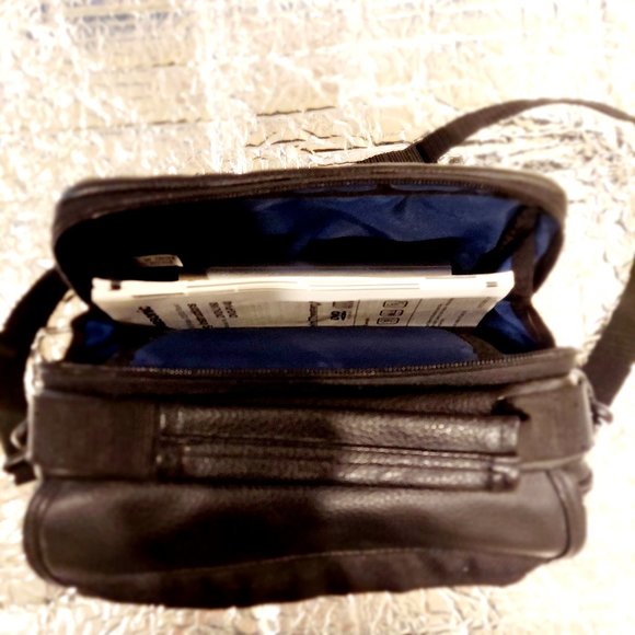 NUC Vintage Panasonic DVD-LV60 5.8" Screen Portable DVD Player with leather case - Picture 14 of 15